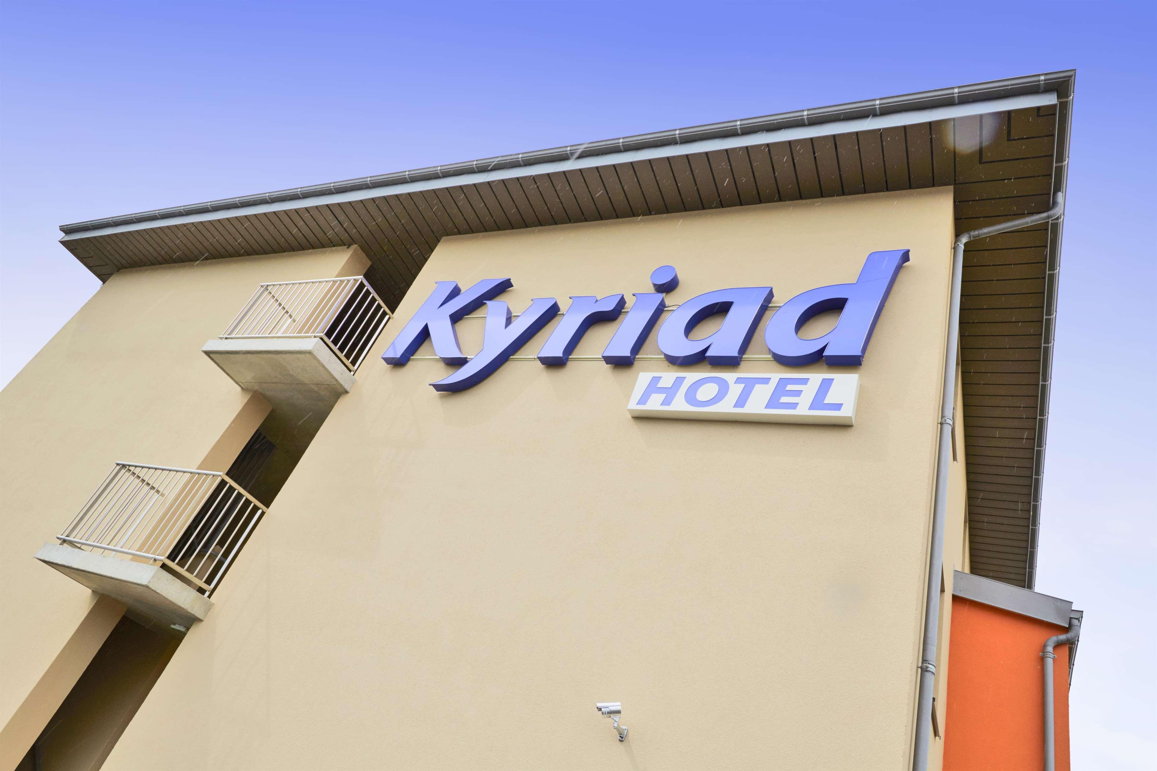 Kyriad Saint Chely D'Apcher - Aire De La Lozere Albaret-Sainte-Marie Bagian luar foto