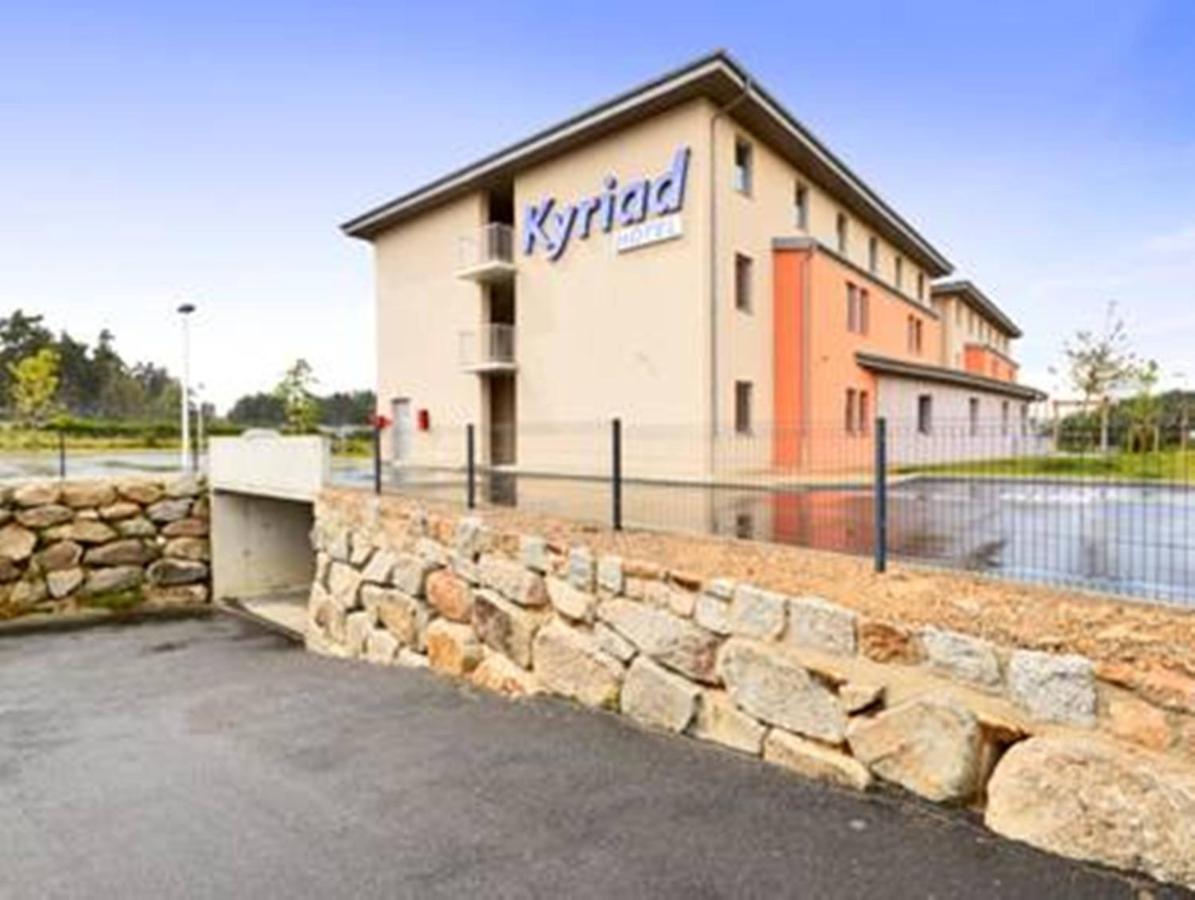 Kyriad Saint Chely D'Apcher - Aire De La Lozere Albaret-Sainte-Marie Bagian luar foto